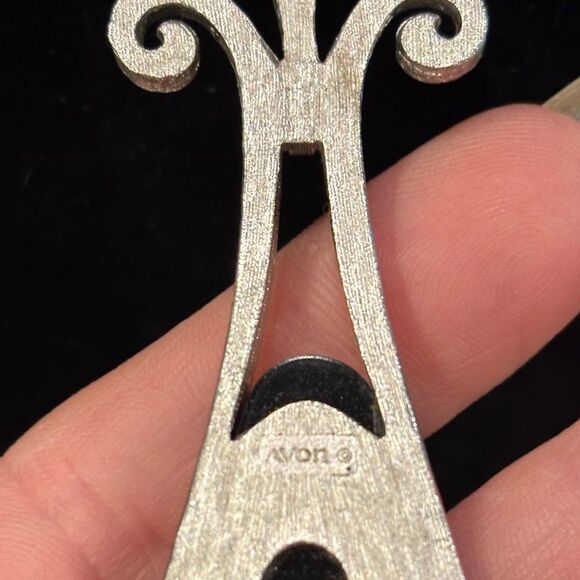 Avon Signed Vintage 1974 Silver and Black Drop Pendant Necklace - Picture 2 of 3